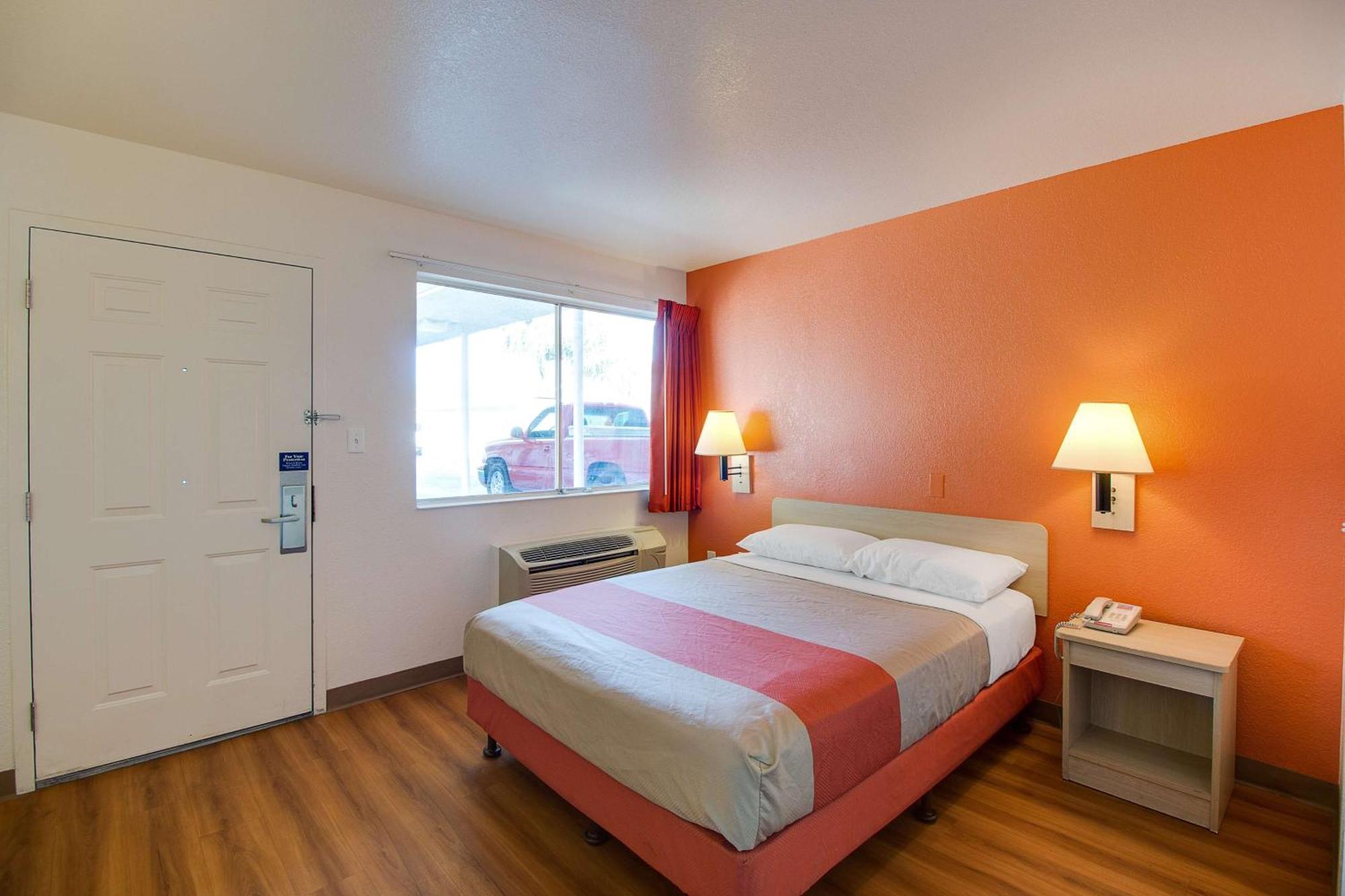 4 Airport Hotels Close to Vista del Camino Park, Scottsdale