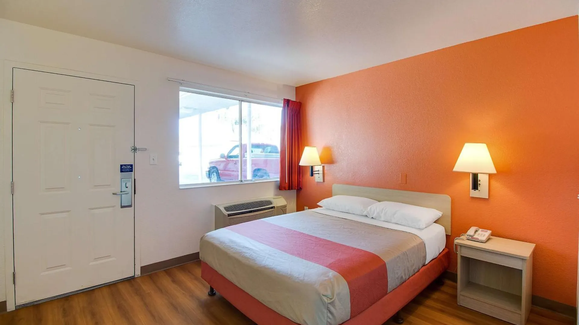 4 Airport Hotels Close to Vista del Camino Park, Scottsdale