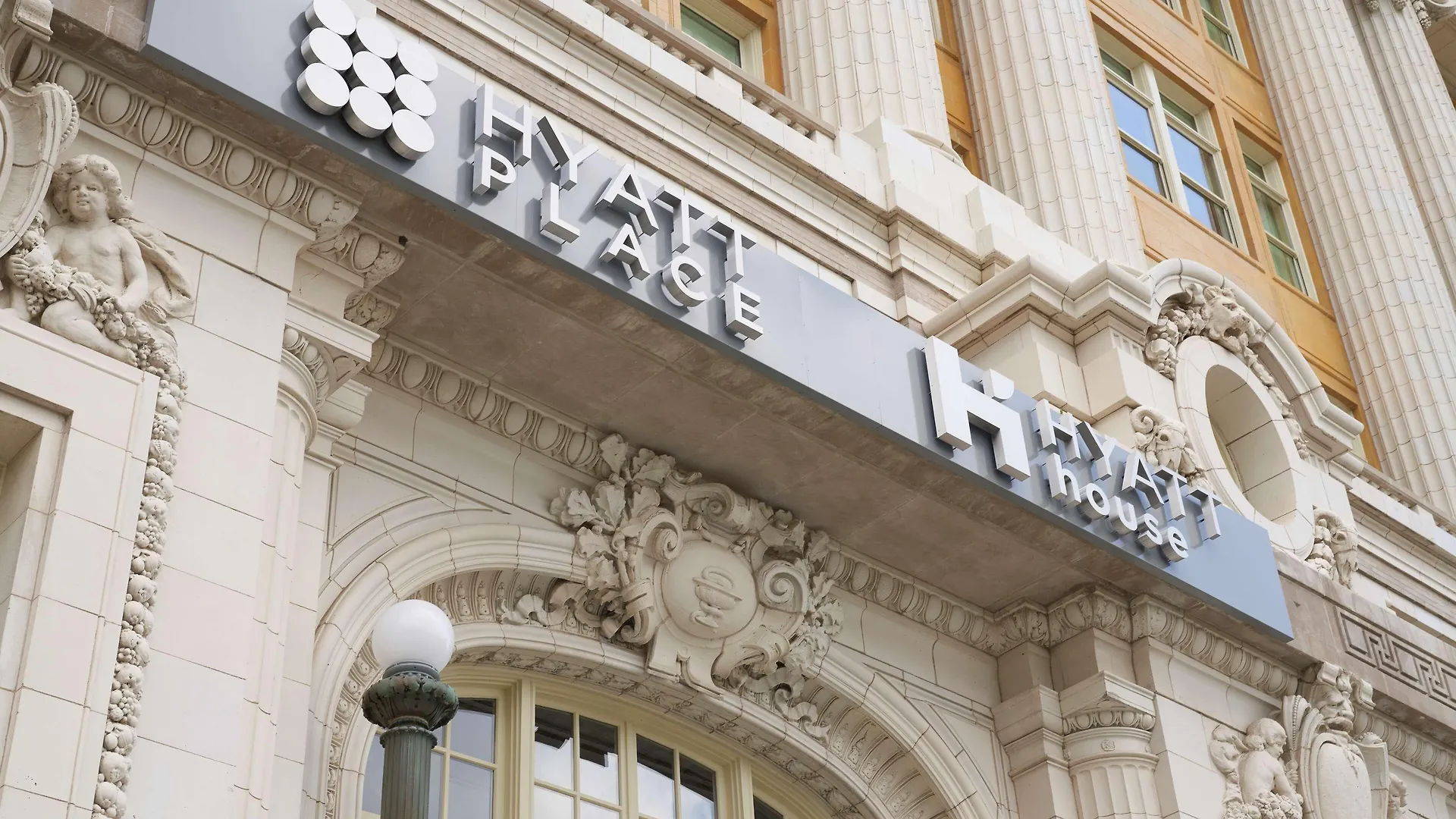 Where to Stay Near Maggie Daley Park: 4 Business Hotels