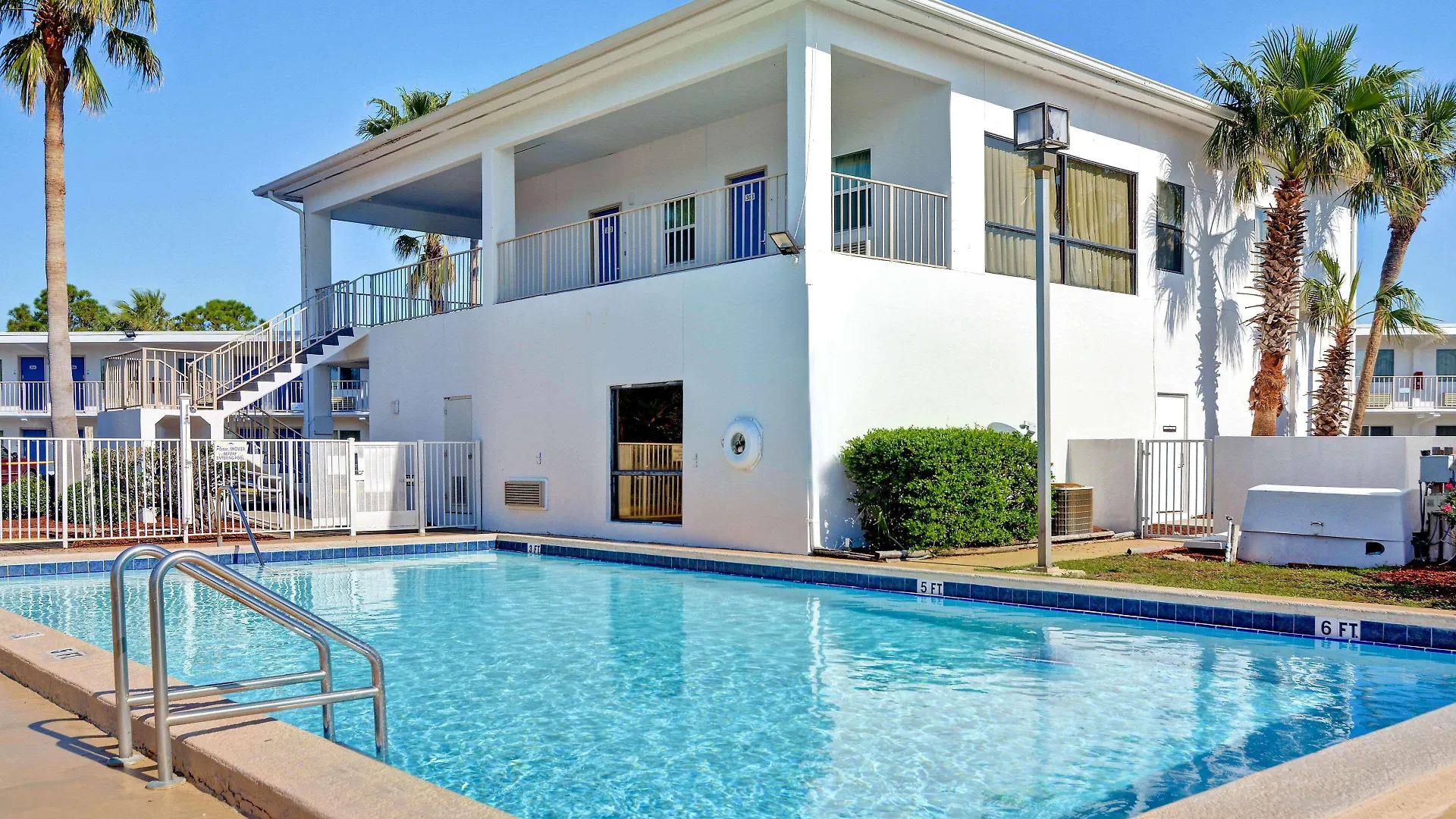 6 Budget Hotels Near Fantasea Scuba Worth Booking