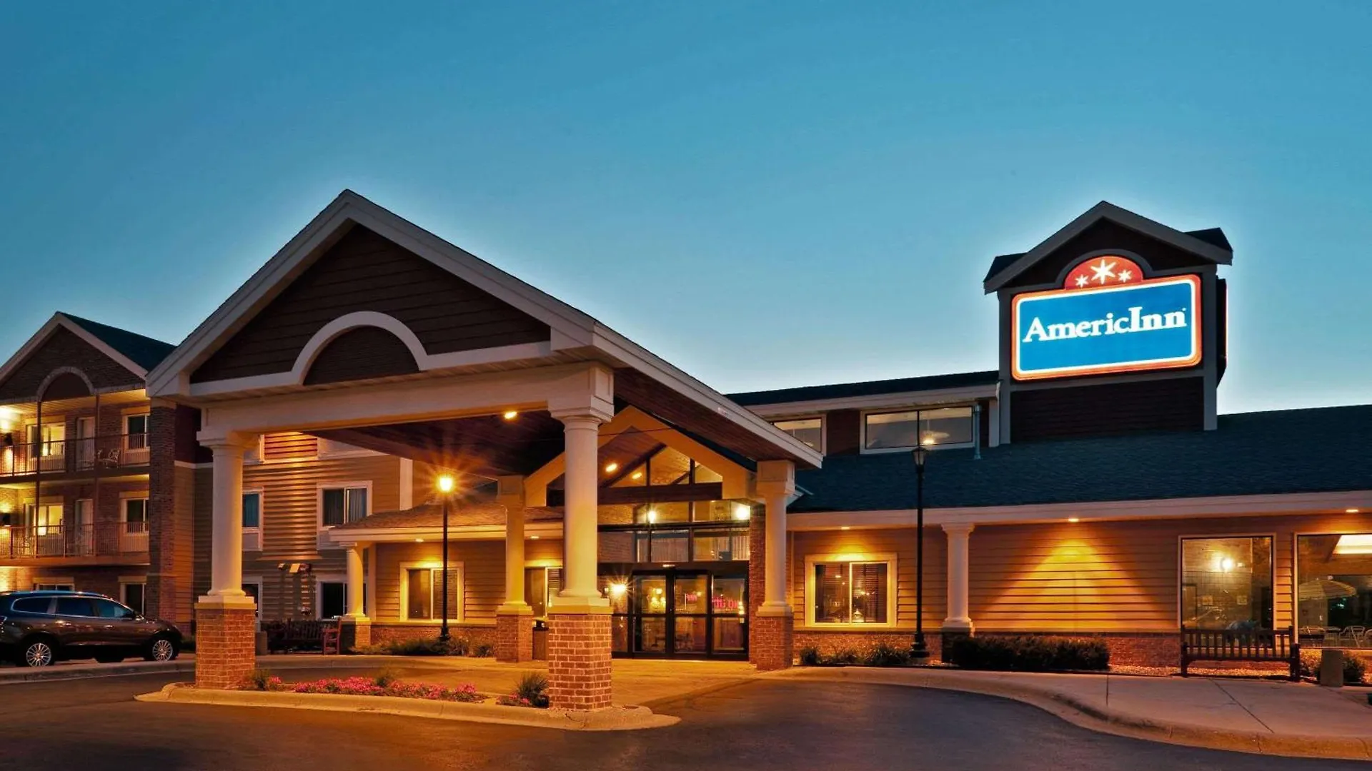 4 Three-Star Hotels Near Murphy's Landing Worth Booking