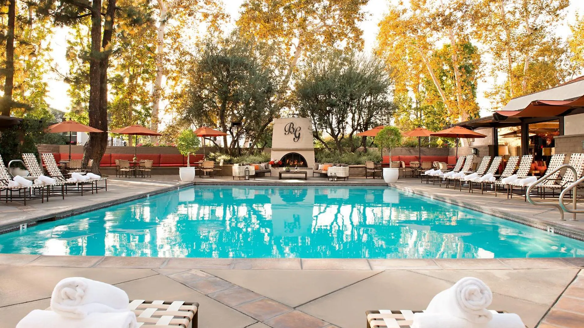 4 Business Hotels in Universal City Worth Booking