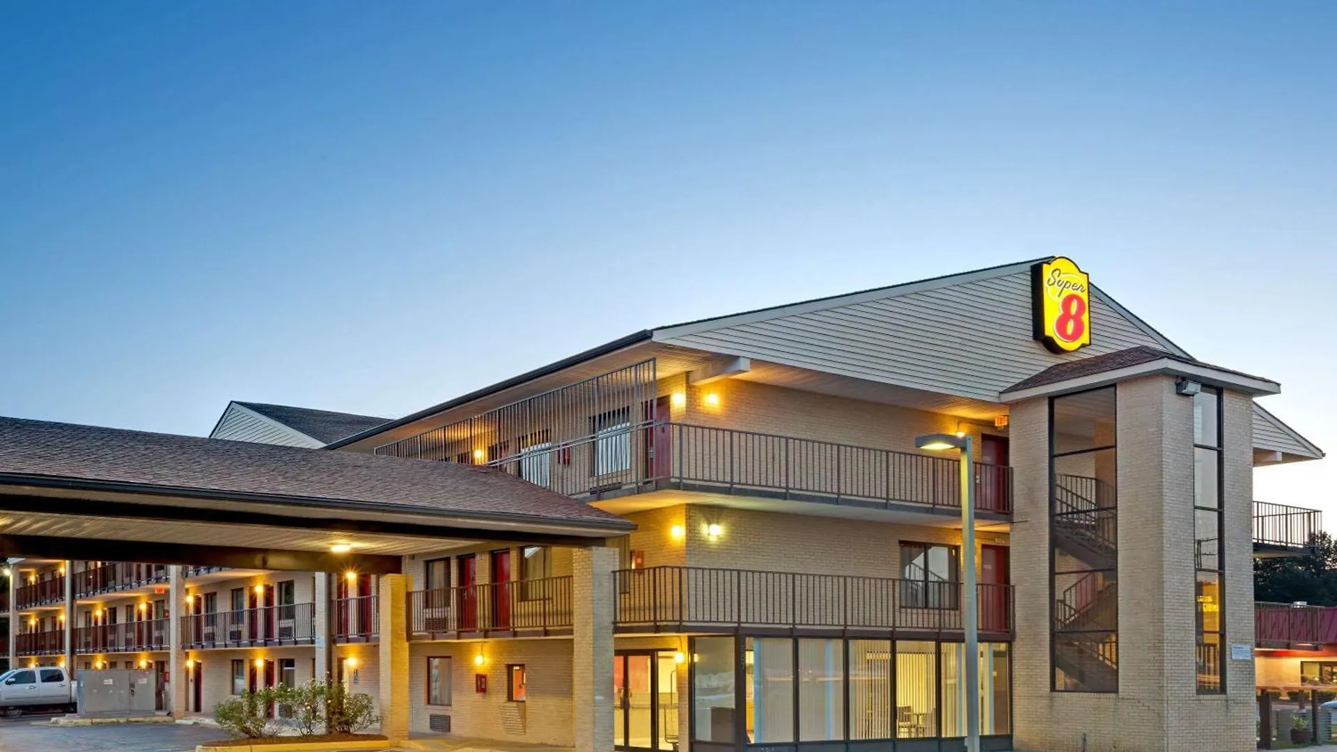 4 Smart 3-Star Hotels Near Hugh Mercer Apothecary Shop