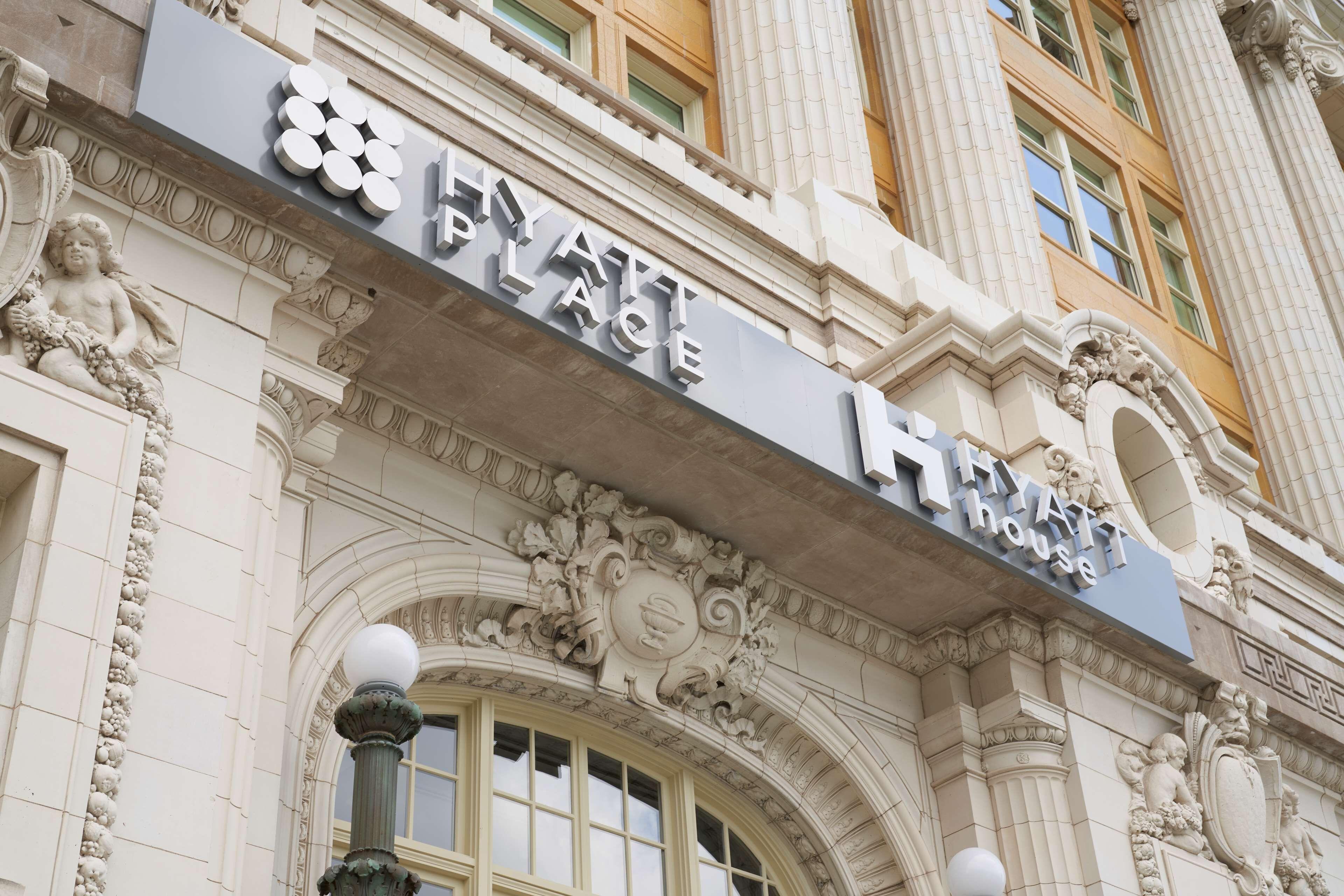Where to Stay Near Maggie Daley Park: 4 Business Hotels